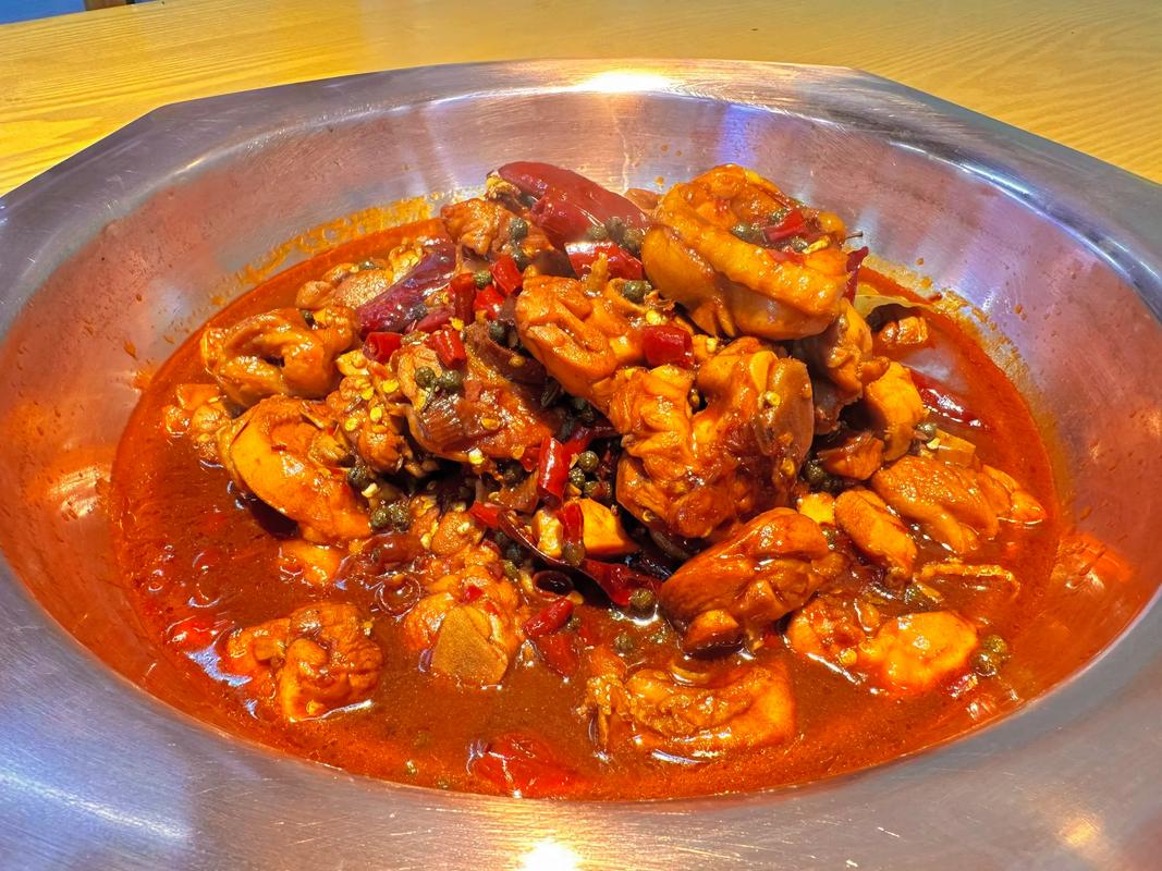 沧州任丘必吃｜娱乐圈火锅鸡，打卡网红同款麻辣鲜香！